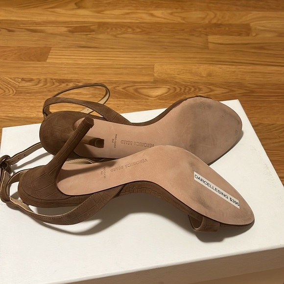 New In Box Veronica Beard Darcelle Ankle Strap Sandal Size 8. - Picture 5 of 12